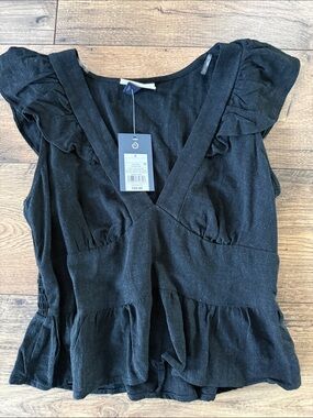 NWT Universal Thread Black V-Neck Peplum Top with Ruffle Sleeves